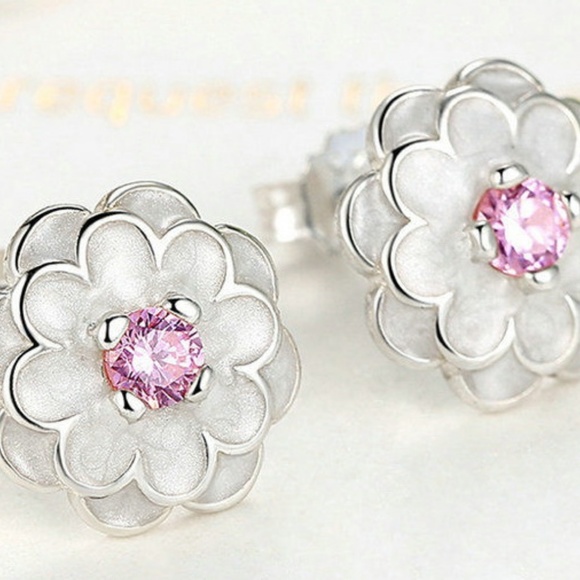 Spring White & Pink Flower sterling Stud earrings - Picture 4 of 4